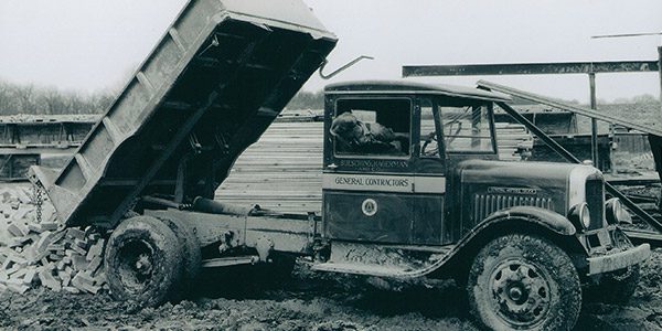 Dumptruck in 1908